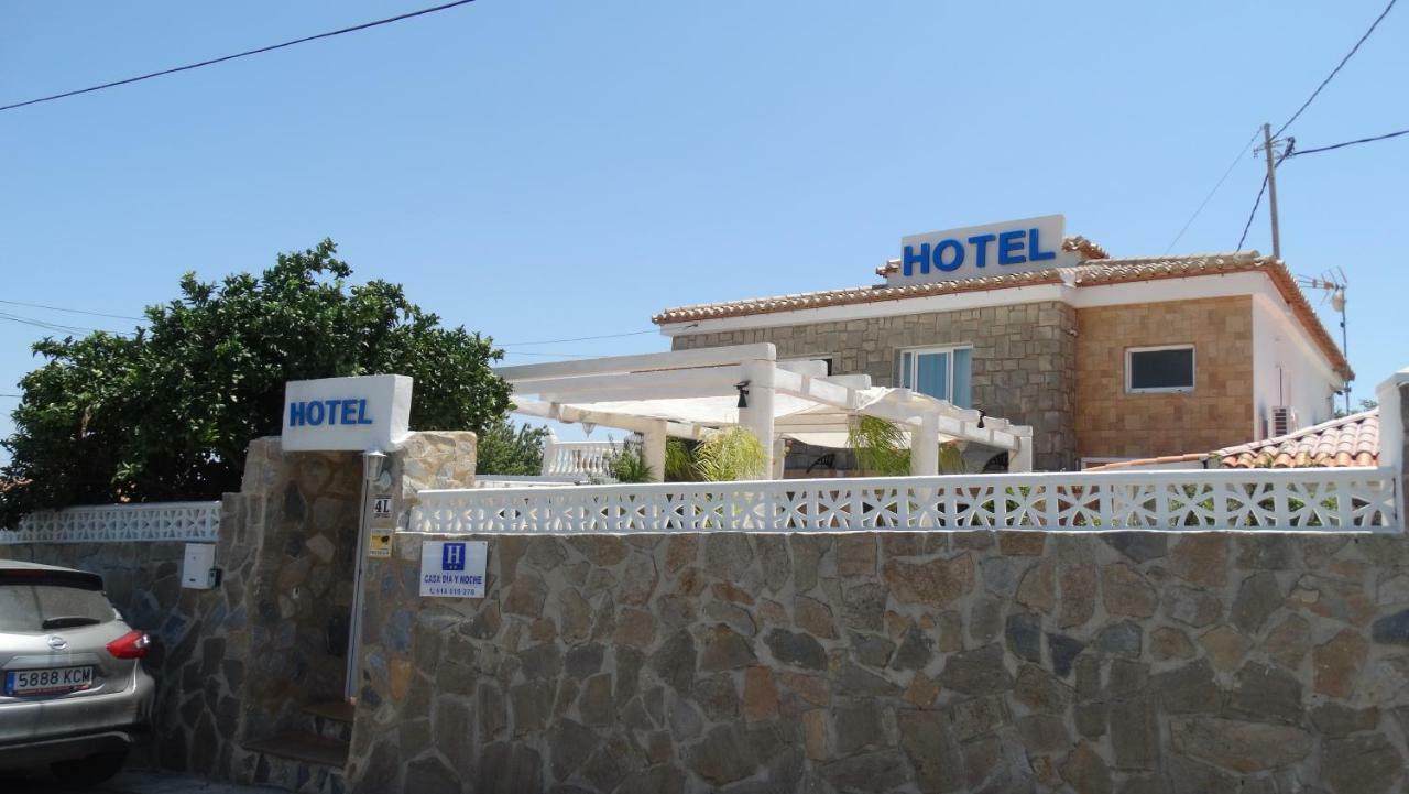 Hotel Casa Dia Y Noche كاليبي المظهر الخارجي الصورة